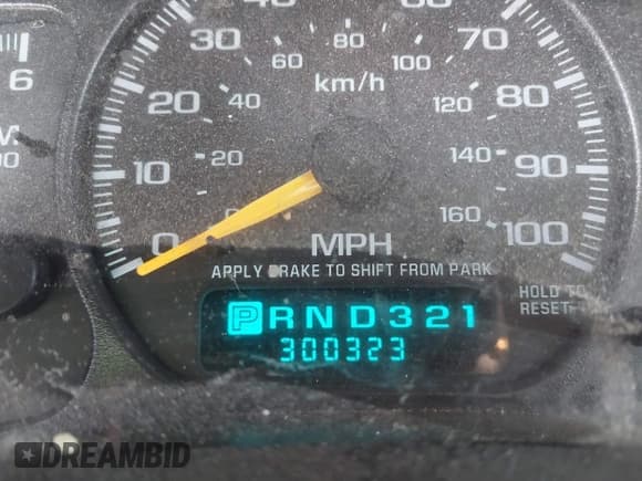 ✅ 2000 Chevrolet Suburban LS • VIN: 3GNFK16T5YG181686 • Лот: 42392480. Опубликован ранее на IAAI с пробегом 300 323 миль. Бесплатный доступ к архиву аукционных продаж из США и подробный отчёт об истории автомобиля на DreamBid. Изображение 15.