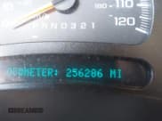 ✅ 2006 Chevrolet Silverado 1500 LT1 • VIN: 2GCEK13T561216161 • Лот: 41971967. Опубликован ранее на IAAI с пробегом 256 286 миль. Бесплатный доступ к архиву аукционных продаж из США и подробный отчёт об истории автомобиля на DreamBid. Изображение 16.