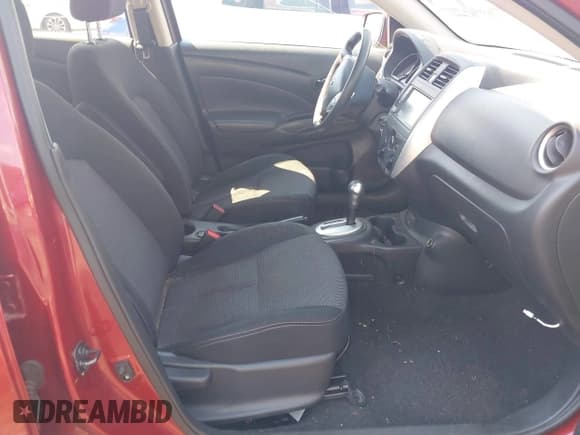 ✅ 2019 Nissan Versa SV • VIN: 3N1CN7AP6KL871559 • Лот: 43153659. Опубликован ранее на IAAI с пробегом 81 360 миль. Бесплатный доступ к архиву аукционных продаж из США и подробный отчёт об истории автомобиля на DreamBid. Изображение 5.