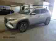 2023 Hyundai Tucson Blue z VIN KM8JBCA12PU091438, wystawiony jako Copart lot #57264655 z przebiegiem 72 768 mil mil oraz Szkoda całkowita • Salvage title. Historia ofert i sprzedaży dostępna na DreamBid. Obrazek 1.