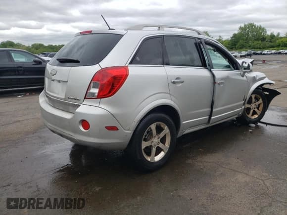 ✅ 2013 Chevrolet Captiva Sport LT • VIN: 3GNAL3EKXDS642397 • Lot: 57118035. Wystawiony na Copart z przebiegiem Nie podano. Bezpłatny archiwum sprzedaży aukcyjnych z USA i szczegółowy raport historii pojazdu na DreamBid. Zdjęcie 3.