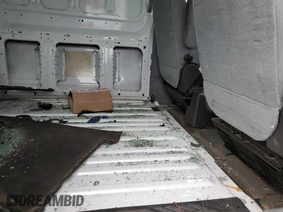 ✅ 2015 Ford Transit Cargo • VIN: 1FTYR2ZM3FKA30746 • Лот: 82782194. Опубликован ранее на Copart с пробегом 151 340 миль. Бесплатный доступ к архиву аукционных продаж из США и подробный отчёт об истории автомобиля на DreamBid. Изображение 11.