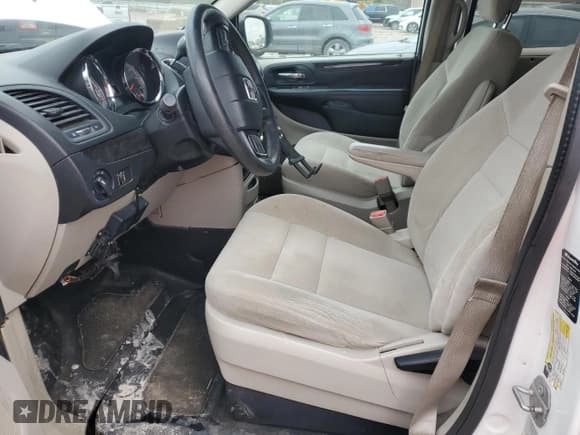 ✅ 2016 Dodge Grand Caravan SE • VIN: 2C7WDGBG7GR144245 • Lot: 90969245. Wystawiony na Copart z przebiegiem Nie podano. Bezpłatny archiwum sprzedaży aukcyjnych z USA i szczegółowy raport historii pojazdu na DreamBid. Zdjęcie 7.