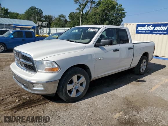 ✅ 2009 Dodge 1500 SLT • VIN: 1D3HB18PX9S757842 • Lot: 64294064. Wystawiony na Copart z przebiegiem 208 457 mil. Bezpłatny archiwum sprzedaży aukcyjnych z USA i szczegółowy raport historii pojazdu na DreamBid. Zdjęcie 1.