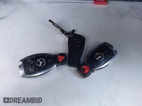 ✅ 2001 Mercedes-Benz E 320 • VIN: WDBJF65J11B346988 • Лот: 43883696. Опубликован ранее на IAAI с пробегом 205 211 миль. Бесплатный доступ к архиву аукционных продаж из США и подробный отчёт об истории автомобиля на DreamBid. Изображение 11.