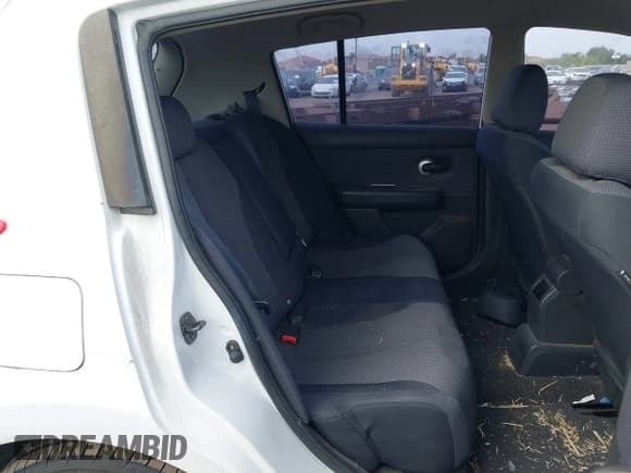 ✅ 2008 Nissan Versa SL • VIN: 3N1BC13E98L413582 • Lot: 43232394. Wystawiony na IAAI z przebiegiem 155 623 mil. Bezpłatny archiwum sprzedaży aukcyjnych z USA i szczegółowy raport historii pojazdu na DreamBid. Zdjęcie 8.