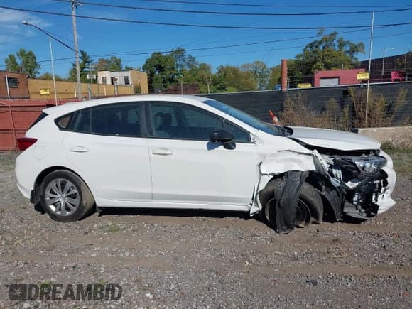 ✅ 2022 Subaru Impreza • VIN: 4S3GTAB66N3710829 • Lot: 43422318. Wystawiony na IAAI z przebiegiem 36 068 mil. Bezpłatny archiwum sprzedaży aukcyjnych z USA i szczegółowy raport historii pojazdu na DreamBid. Zdjęcie 13.