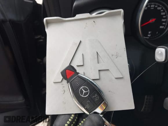 ✅ 2018 Mercedes-Benz C 300 • VIN: WDDWJ4KB1JF729495 • Lot: 43282915. Wystawiony na IAAI z przebiegiem 89 926 mil. Bezpłatny archiwum sprzedaży aukcyjnych z USA i szczegółowy raport historii pojazdu na DreamBid. Zdjęcie 11.