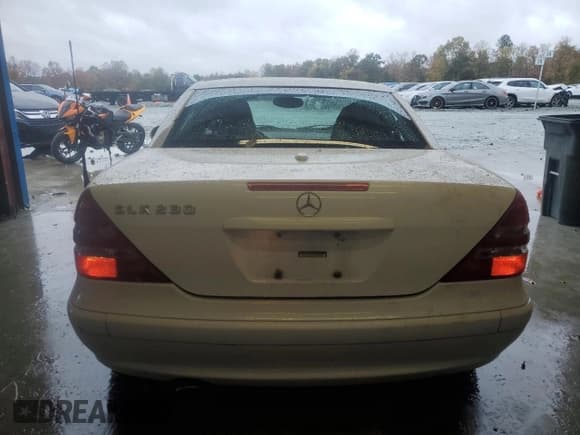 ✅ 2001 Mercedes-Benz SLK 230 Kompressor • VIN: WDBKK49F41F184745 • Lot: 85403715. Wystawiony na Copart z przebiegiem 136 377 mil. Bezpłatny archiwum sprzedaży aukcyjnych z USA i szczegółowy raport historii pojazdu na DreamBid. Zdjęcie 6.