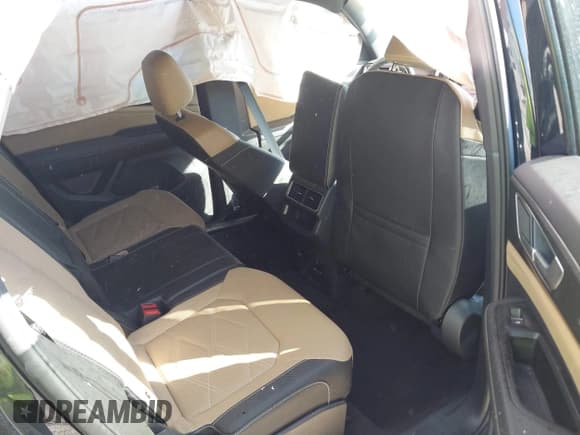 ✅ 2025 Volkswagen Atlas SE • VIN: 1V2LE2CA8SC208805 • Lot: 43202941. Listed on IAAI with 9,921 mi. Free auction sales archive from the USA and detailed vehicle history report at DreamBid. Image 8.