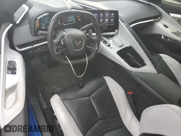 ✅ 2020 Chevrolet Corvette 2LT • VIN: 1G1Y72D43L5118485 • Lot: 92237655. Wystawiony na Copart z przebiegiem 35 821 mil. Bezpłatny archiwum sprzedaży aukcyjnych z USA i szczegółowy raport historii pojazdu na DreamBid. Zdjęcie 8.