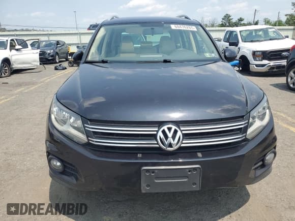 ✅ 2013 Volkswagen Tiguan SE • VIN: WVGBV7AX3DW535952 • Lot: 60476265. Listed on Copart with 126,204 mi. Free auction sales archive from the USA and detailed vehicle history report at DreamBid. Image 5.