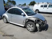 ✅ 2000 Volkswagen Beetle GLS • VIN: 3VWCD21C1YM499435 • Lot: 66917245. Listed on Copart with 74,429 mi. Free auction sales archive from the USA and detailed vehicle history report at DreamBid. Image 4.