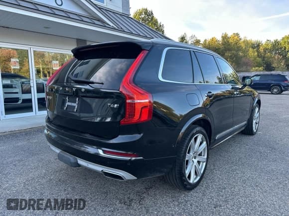 ✅ 2016 Volvo XC90 T6 Inscription • VIN: YV4A22PL8G1001571 • Лот: 85947875. Опубликован ранее на Copart с пробегом 132 481 миль. Бесплатный доступ к архиву аукционных продаж из США и подробный отчёт об истории автомобиля на DreamBid. Изображение 4.