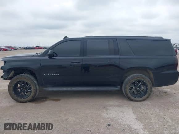 2020 Chevrolet Suburban LT z VIN 1GNSKHKC2LR143158, wystawiony jako IAAI lot #43036566 z przebiegiem 121 145 mil mil oraz . Historia ofert i sprzedaży dostępna na DreamBid. Obrazek 15.