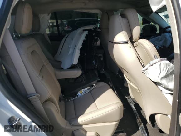 ✅ 2023 Lincoln Aviator Reserve • VIN: 5LM5J7WC7PGL23002 • Lot: 82449295. Listed on Copart with 24,390 mi. Free auction sales archive from the USA and detailed vehicle history report at DreamBid. Image 11.