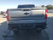 ✅ 2023 Chevrolet Silverado 1500 LT Trail Boss • VIN: 3GCUDFEL9PG326414 • Lot: 86667995. Wystawiony na Copart z przebiegiem 35 262 mil. Bezpłatny archiwum sprzedaży aukcyjnych z USA i szczegółowy raport historii pojazdu na DreamBid. Zdjęcie 6.