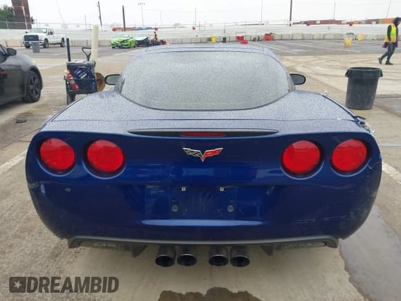 ✅ 2006 Chevrolet Corvette • VIN: 1G1YY26U065101335 • Lot: 43752836. Wystawiony na IAAI z przebiegiem 51 663 mil. Bezpłatny archiwum sprzedaży aukcyjnych z USA i szczegółowy raport historii pojazdu na DreamBid. Zdjęcie 16.