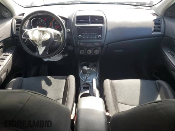 2015 Mitsubishi Outlander ES с VIN 4A4AP3AU8FE057005, выставлен на аукционе Copart как лот 82166845 с пробегом 134 175 миль миль и Списание • Salvage title. История ставок и продаж доступна на DreamBid. Изображение 8.