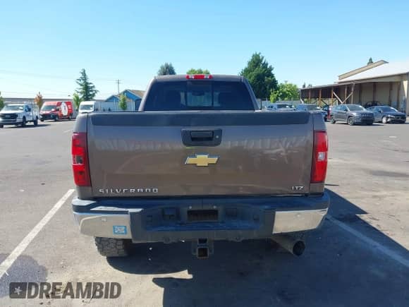 2008 Chevrolet Silverado 3500HD SRW LTZ with VIN 1GCHK336X8F203758, listed as a IAAI auction lot 42813487 with 278,562 mi miles and . Bid and sale history available at DreamBid. Image 17.