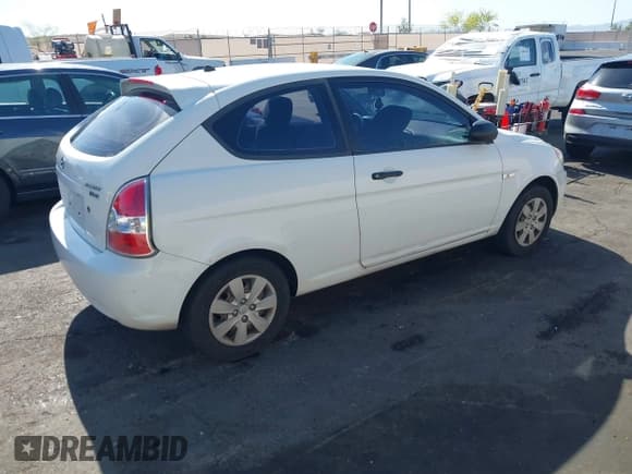 ✅ 2010 Hyundai Accent GS • VIN: KMHCM3AC8AU176537 • Лот: 42118467. Опубликован ранее на IAAI с пробегом 175 791 миль. Бесплатный доступ к архиву аукционных продаж из США и подробный отчёт об истории автомобиля на DreamBid. Изображение 4.