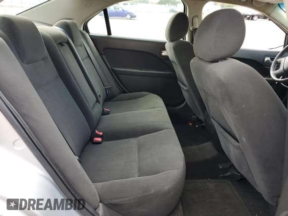 ✅ 2006 Mercury Milan • VIN: 3MEFM07116R667115 • Лот: 69035675. Опубликован ранее на Copart с пробегом 133 681 миль. Бесплатный доступ к архиву аукционных продаж из США и подробный отчёт об истории автомобиля на DreamBid. Изображение 10.