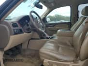 ✅ 2009 Chevrolet Suburban 2LT • VIN: 1GNFC26089R288936 • Lot: 85271585. Wystawiony na Copart z przebiegiem 283 722 mil. Bezpłatny archiwum sprzedaży aukcyjnych z USA i szczegółowy raport historii pojazdu na DreamBid. Zdjęcie 7.