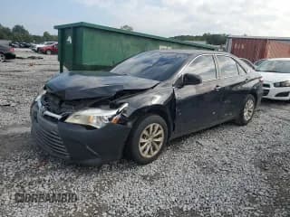 ✅ 2017 Toyota Camry LE • VIN: 4T1BF1FK9HU810751 • Лот: 70045695. Опубликован ранее на Copart с пробегом 148 891 миль. Бесплатный доступ к архиву аукционных продаж из США и подробный отчёт об истории автомобиля на DreamBid. Изображение 1.