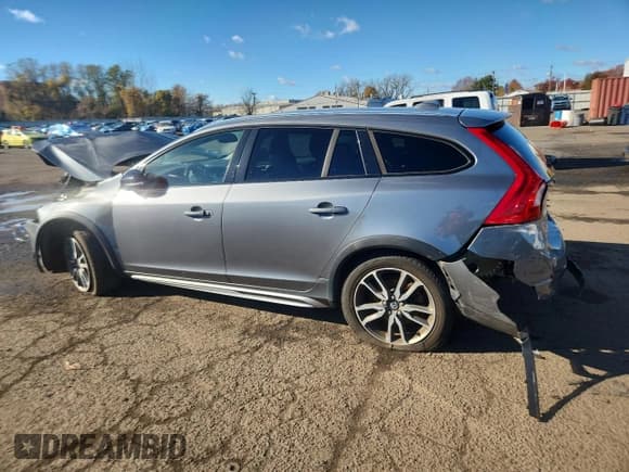 ✅ 2016 Volvo V60 T5 • VIN: YV4612HK0G1014183 • Лот: 91022835. Опубликован ранее на Copart с пробегом Не указан. Бесплатный доступ к архиву аукционных продаж из США и подробный отчёт об истории автомобиля на DreamBid. Изображение 2.