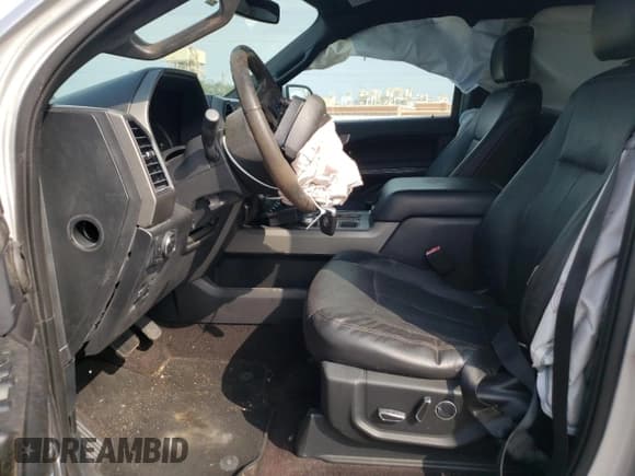 ✅ 2018 Ford Expedition XLT • VIN: 1FMJU1HT2JEA40304 • Lot: 57799405. Wystawiony na Copart z przebiegiem Nie podano. Bezpłatny archiwum sprzedaży aukcyjnych z USA i szczegółowy raport historii pojazdu na DreamBid. Zdjęcie 7.