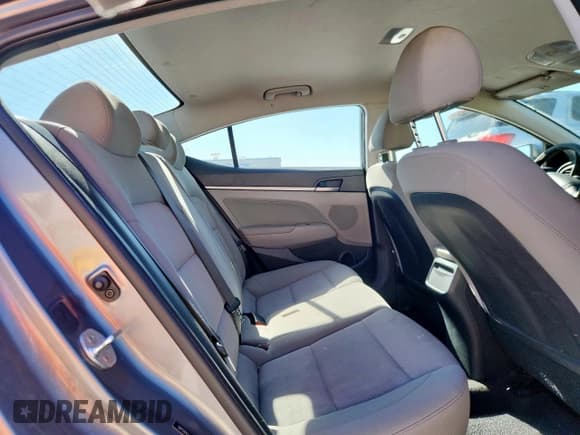 ✅ 2018 Hyundai Elantra Limited • VIN: 5NPD84LF4JH312568 • Лот: 90821665. Опубликован ранее на Copart с пробегом 91 514 миль. Бесплатный доступ к архиву аукционных продаж из США и подробный отчёт об истории автомобиля на DreamBid. Изображение 10.