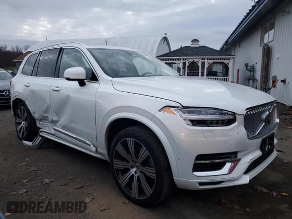 ✅ 2024 Volvo XC90 Plus • VIN: YV4H60LE0R1218968 • Lot: 91242815. Wystawiony na Copart z przebiegiem 16 447 mil. Bezpłatny archiwum sprzedaży aukcyjnych z USA i szczegółowy raport historii pojazdu na DreamBid. Zdjęcie 4.