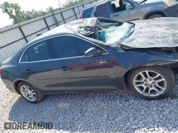 2016 Chevrolet Malibu LT z VIN 1G11C5SA7GU108559, wystawiony jako IAAI lot #43198486 z przebiegiem Nie podano mil oraz . Historia ofert i sprzedaży dostępna na DreamBid. Obrazek 12.