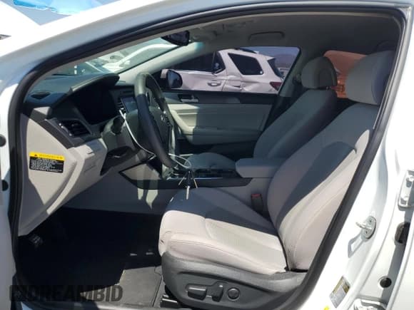 ✅ 2017 Hyundai Sonata Sport • VIN: 5NPE34AF5HH473723 • Лот: 64094535. Опубликован ранее на Copart с пробегом 84 321 миль. Бесплатный доступ к архиву аукционных продаж из США и подробный отчёт об истории автомобиля на DreamBid. Изображение 7.