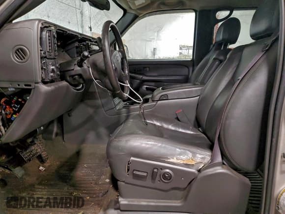 ✅ 2004 Chevrolet Silverado 1500 Z71 • VIN: 2GCEK13TX41348510 • Lot: 94253425. Listed on Copart with 161,468 mi. Free auction sales archive from the USA and detailed vehicle history report at DreamBid. Image 7.