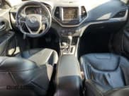 ✅ 2016 Jeep Cherokee Limited • VIN: 1C4PJMDB3GW295651 • Lot: 91221985. Wystawiony na Copart z przebiegiem 148 833 mil. Bezpłatny archiwum sprzedaży aukcyjnych z USA i szczegółowy raport historii pojazdu na DreamBid. Zdjęcie 8.