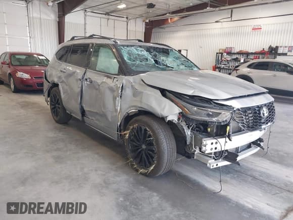 ✅ 2023 Toyota Highlander L • VIN: 5TDKDRAH1PS015202 • Lot: 42609187. Listed on IAAI with 45,866 mi. Free auction sales archive from the USA and detailed vehicle history report at DreamBid. Image 1.