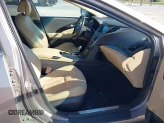 ✅ 2013 Hyundai Azera • VIN: KMHFH4JGXDA303112 • Лот: 43611021. Опубликован ранее на IAAI с пробегом 107 219 миль. Бесплатный доступ к архиву аукционных продаж из США и подробный отчёт об истории автомобиля на DreamBid. Изображение 5.