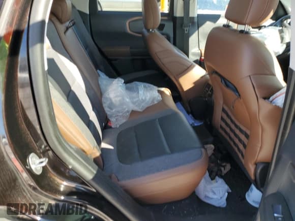 ✅ 2021 Ford Bronco Sport Outer Banks • VIN: 3FMCR9C66MRA95589 • Lot: 82564935. Wystawiony na Copart z przebiegiem 93 128 mil. Bezpłatny archiwum sprzedaży aukcyjnych z USA i szczegółowy raport historii pojazdu na DreamBid. Zdjęcie 11.