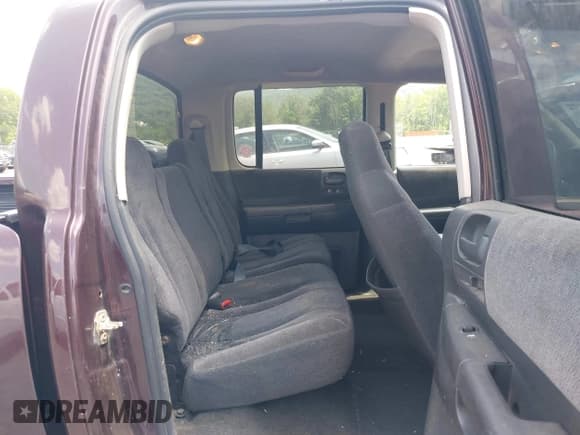 ✅ 2004 Dodge Dakota SLT • VIN: 1D7HG48NX4S649522 • Lot: 42580132. Listed on IAAI with 124,037 mi. Free auction sales archive from the USA and detailed vehicle history report at DreamBid. Image 8.