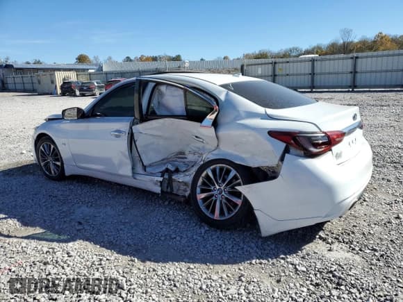 ✅ 2018 Infiniti Q50 Luxe • VIN: JN1EV7AP9JM352857 • Лот: 92103245. Опубликован ранее на Copart с пробегом 128 325 миль. Бесплатный доступ к архиву аукционных продаж из США и подробный отчёт об истории автомобиля на DreamBid. Изображение 2.