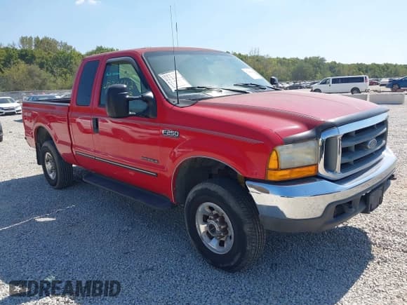 ✅ 1999 Ford F-250 XL • VIN: 1FTNX21F5XED69563 • Lot: 43206112. Listed on IAAI with 295,491 mi. Free auction sales archive from the USA and detailed vehicle history report at DreamBid. Image 1.