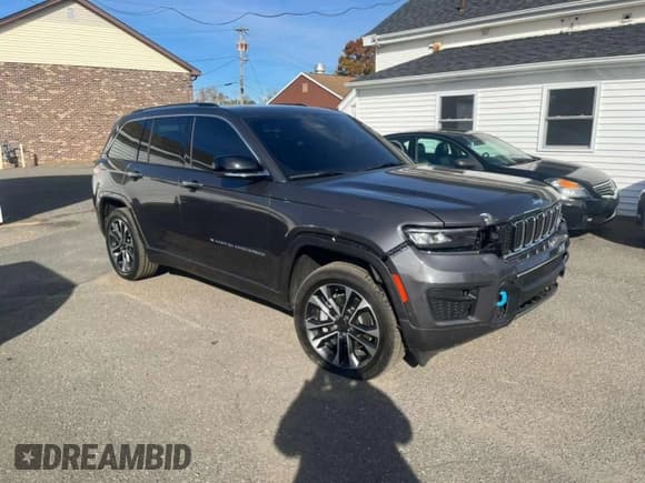 ✅ 2023 Jeep Grand Cherokee Overland • VIN: 1C4RJYD65P8849277 • Lot: 90741555. Listed on Copart with 32,707 mi. Free auction sales archive from the USA and detailed vehicle history report at DreamBid. Image 4.