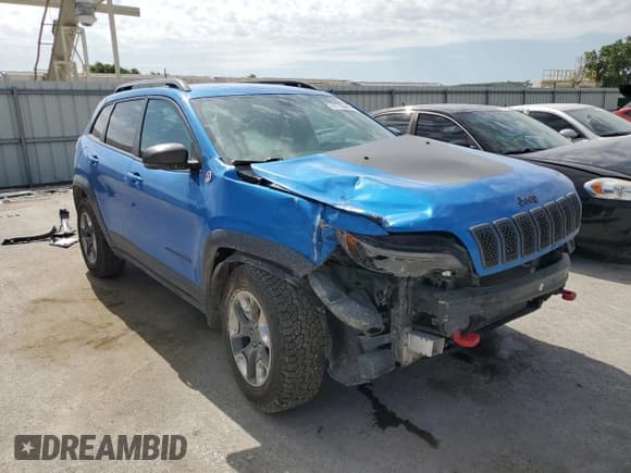 ✅ 2019 Jeep Cherokee Trailhawk Elite • VIN: 1C4PJMBX0KD112340 • Lot: 61735445. Wystawiony na Copart z przebiegiem 121 240 mil. Bezpłatny archiwum sprzedaży aukcyjnych z USA i szczegółowy raport historii pojazdu na DreamBid. Zdjęcie 4.
