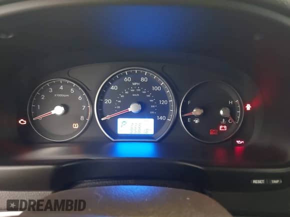 2012 Hyundai Santa Fe SE with VIN 5XYZHDAG5CG129742, listed as a IAAI auction lot 43241041 with 95,818 mi miles and . Bid and sale history available at DreamBid. Image 7.