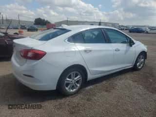 2018 Chevrolet Cruze LT z VIN 1G1BE5SM4J7130470, wystawiony jako Copart lot #85682785 z przebiegiem 114 107 mil mil oraz Czysty tytuł • Clean title. Historia ofert i sprzedaży dostępna na DreamBid. Obrazek 3.