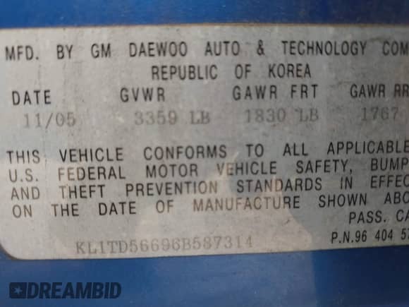 2006 Chevrolet Aveo LS z VIN KL1TD56696B587314, wystawiony jako IAAI lot #43123914 z przebiegiem 118 023 mil mil oraz . Historia ofert i sprzedaży dostępna na DreamBid. Obrazek 9.