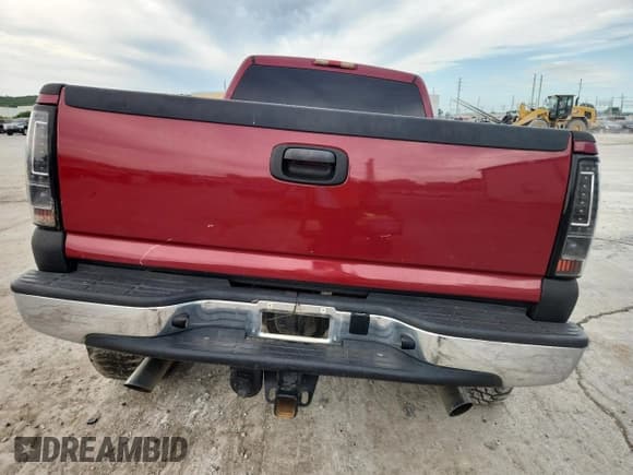 ✅ 2006 Chevrolet Silverado 2500HD LT2 • VIN: 1GCHK23U96F146989 • Lot: 62789965. Wystawiony na Copart z przebiegiem Nie podano. Bezpłatny archiwum sprzedaży aukcyjnych z USA i szczegółowy raport historii pojazdu na DreamBid. Zdjęcie 6.