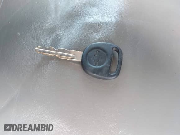 ✅ 2003 Chevrolet Suburban LT • VIN: 3GNGC26G83G210035 • Лот: 42084859. Опубликован ранее на IAAI с пробегом 145 919 миль. Бесплатный доступ к архиву аукционных продаж из США и подробный отчёт об истории автомобиля на DreamBid. Изображение 11.