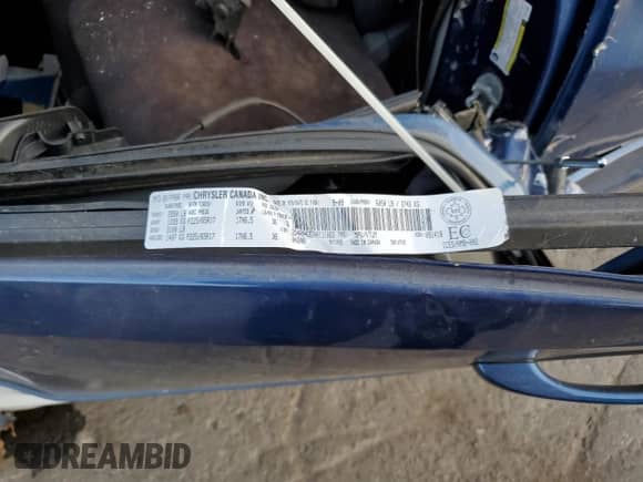 2010 Dodge Grand Caravan SE z VIN 2D4RN4DE7AR111063, wystawiony jako Copart lot #80820695 z przebiegiem Nie podano mil oraz Nie do naprawy • Non repairable. Historia ofert i sprzedaży dostępna na DreamBid. Obrazek 12.